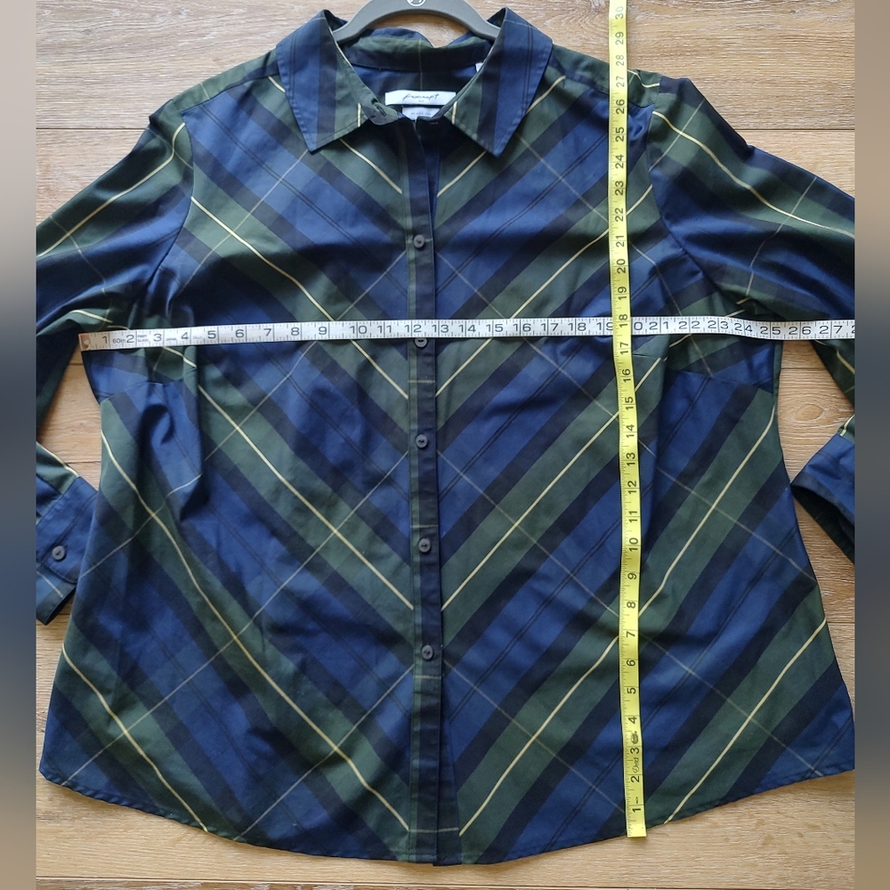 Foxcroft Tina Lenox Tartan Plaid Button Down Shirt Black Blue Green 20W Shaped - Picture 9 of 9